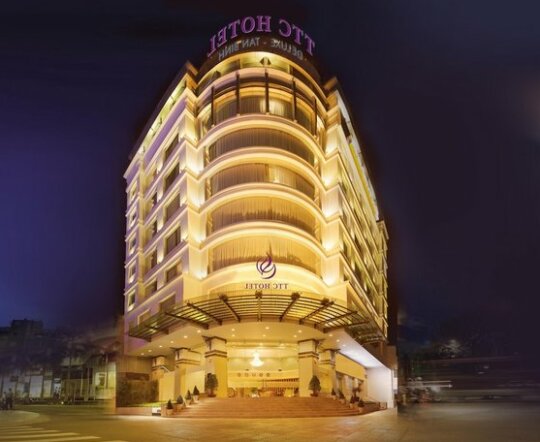 TTC Hotel Deluxe Tan Binh - Photo2