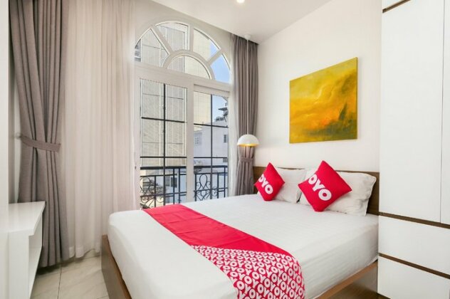 Universe Apartment - Photo4