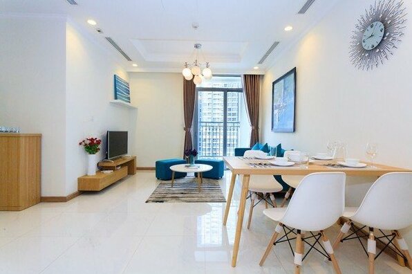 Western Style 3-BR Apt CBD with View - Photo3