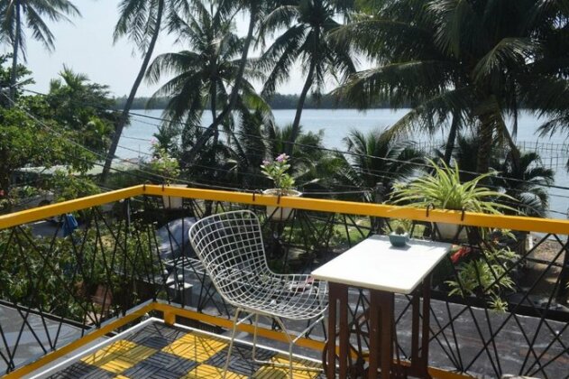 Coral Riverside Homestay & Hostel - Photo2