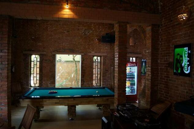 Oasis Bar and Hostel - Photo3