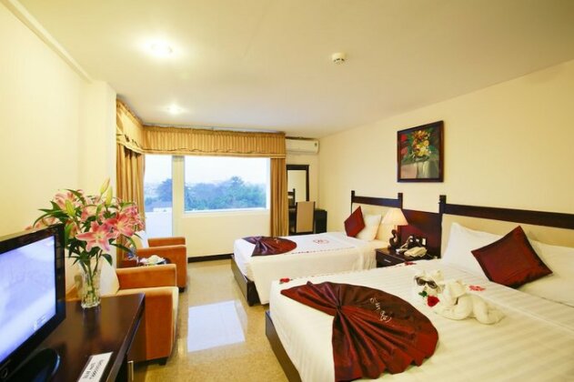 Serene Shining Hotel & Spa - Photo2