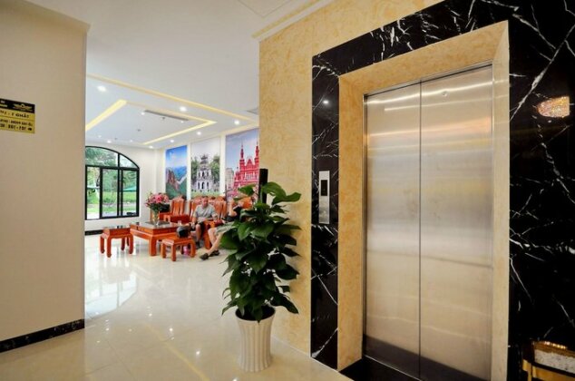 Crown Nguyen Hoang Hotel - Photo3