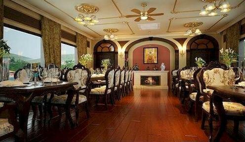 Emperor Cruises - Photo2