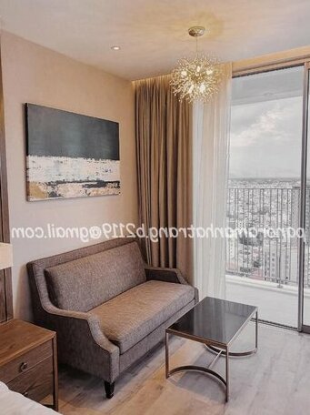 Heart of Nha Trang 1BR cozy modern studio apt with balcony city mountain view 1min to the beach - Photo3