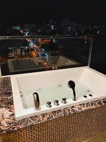 Hung Thanh Luxury Hotel & Apartments - Photo3
