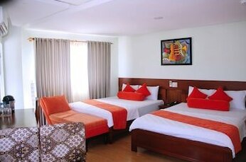 Nam Trung Hotel Nha Trang - Photo2