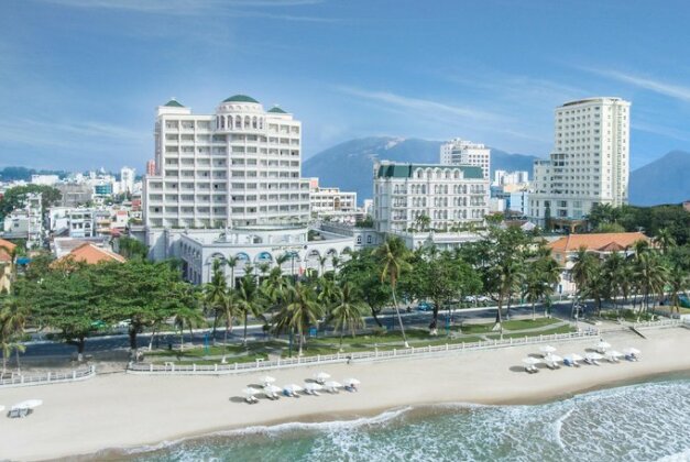 Sunrise Nha Trang Beach Hotel & Spa - Photo2