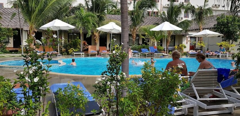 Sun & Sands Beach Hotel - Photo2