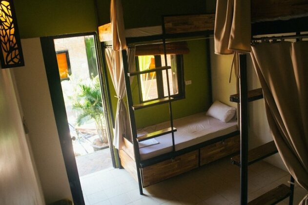 Tropic Hostel and restaurant - Photo2
