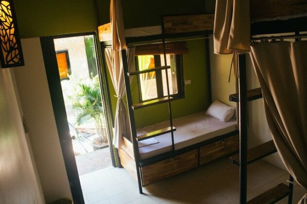 Tropic Hostel and restaurant - Photo2