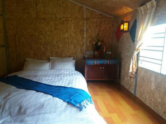  Photo 2