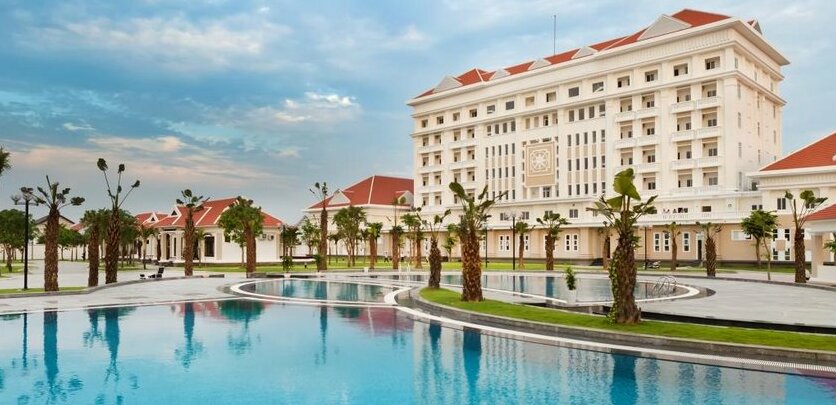 Ban Thach Riverside Hotel & Resort