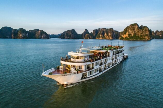 Dynasty Cruises Halong - Photo2