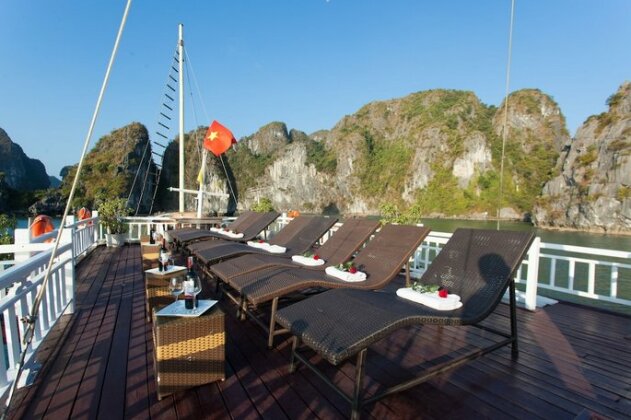 Golden Star Cruise - Photo2