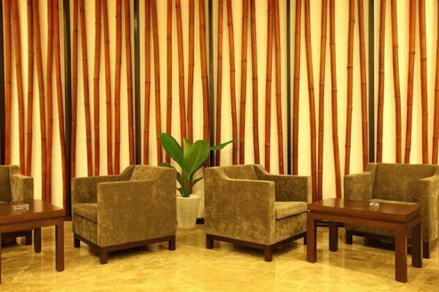 CenDeluxe Hotel - Photo4
