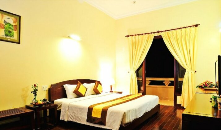 Beachfront Hotel - Photo4