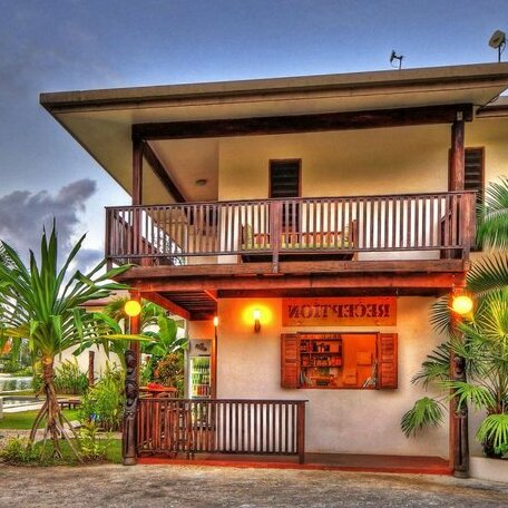 Tropicana Lagoon Apartments
