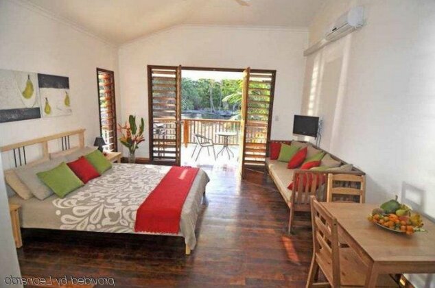 Tropicana Lagoon Apartments - Photo3