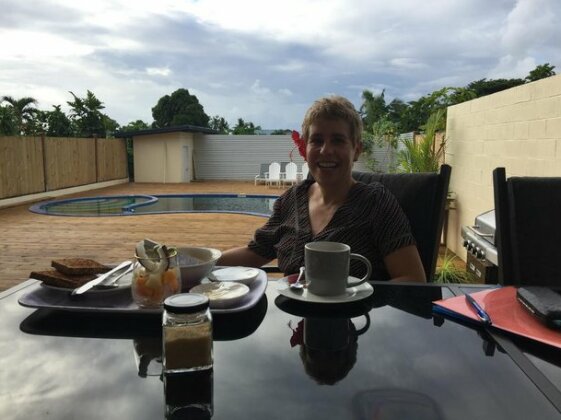 Alec's Apia - Photo2