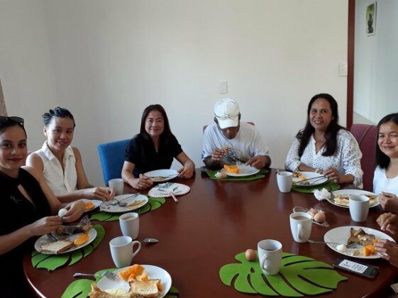 Alec's Apia - Photo5