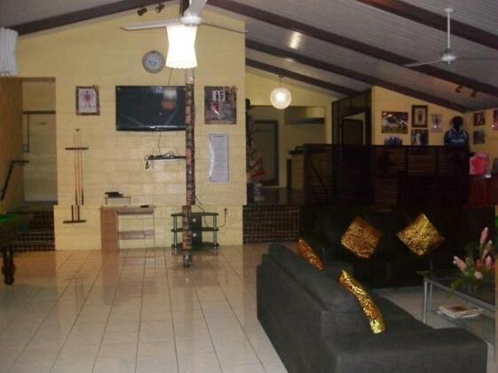 Apaula Heights Lounge - Photo3