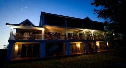 Lusia's Lagoon Chalets