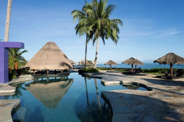 Coconuts Beach Club Resort & Spa - Photo3