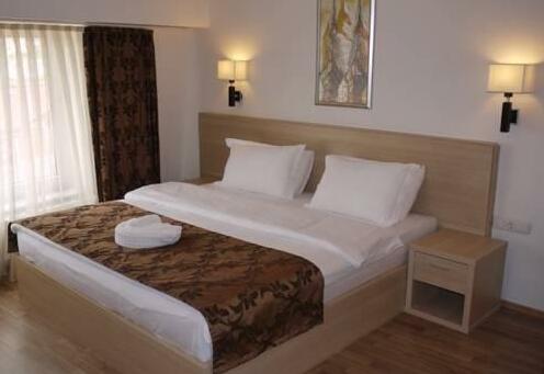 Hotel Pinocchio Pristina - Photo3