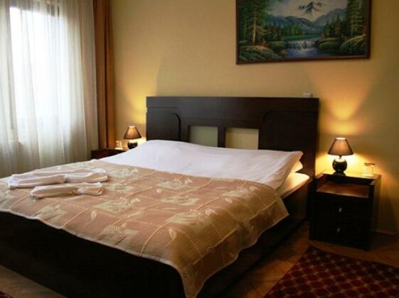Hotel Pllaza - Photo3