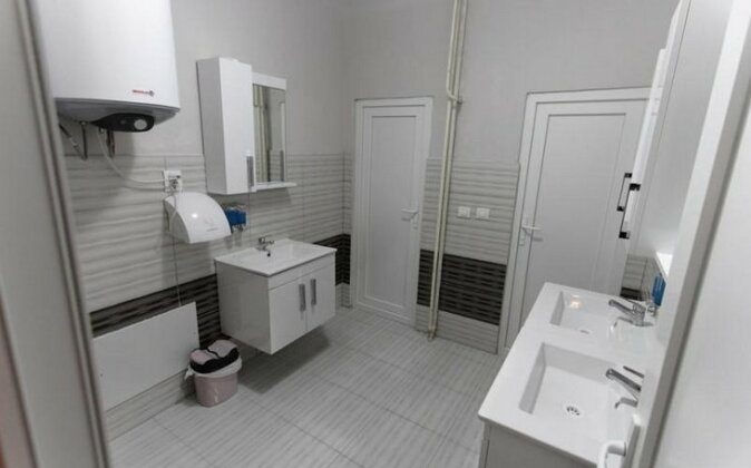 Moon Hostel Pristina - Photo2