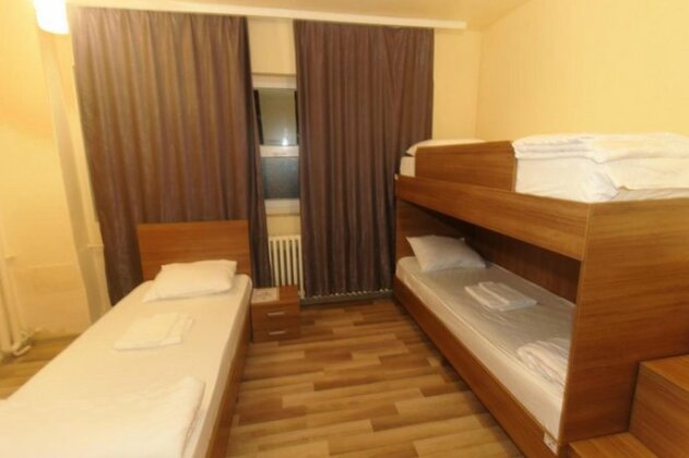 Moon Hostel Pristina - Photo4