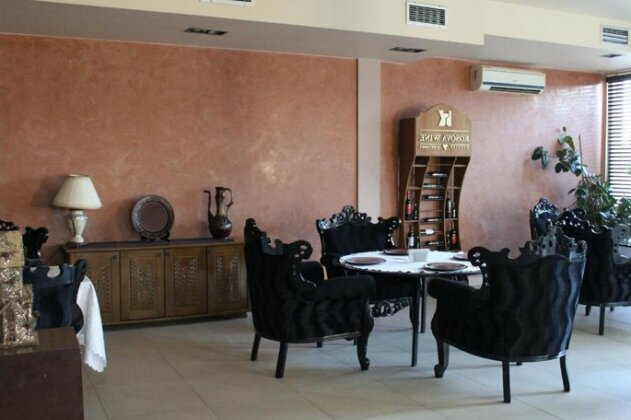 Queen Villas - Photo5
