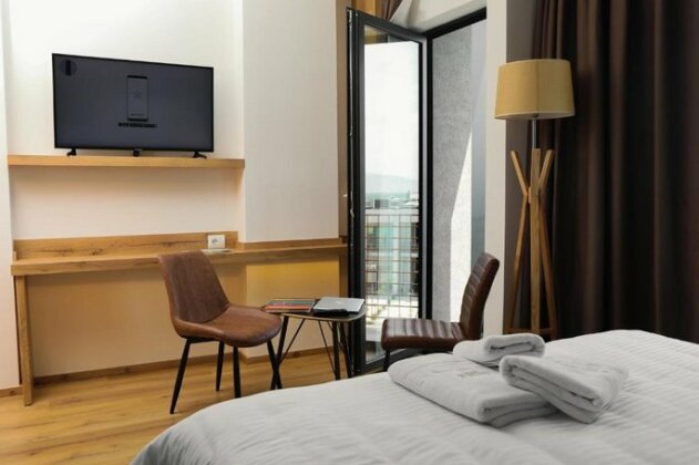 Roadside Hotel - Photo3