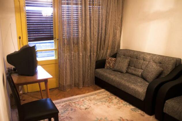 YellowHouse Pristina - Photo2