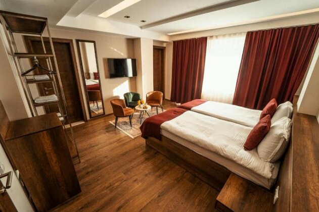 Monarch Boutique Hotel - Photo5