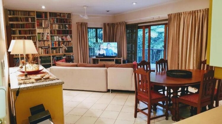 Bevs Place Amanzimtoti - Photo5