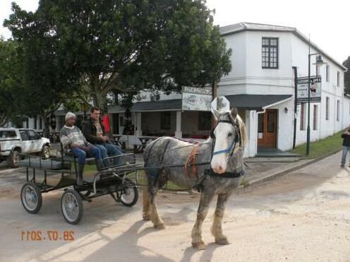 The Historic Pig and Whistle Inn - Photo2