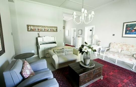 Old House Lodge - Photo3