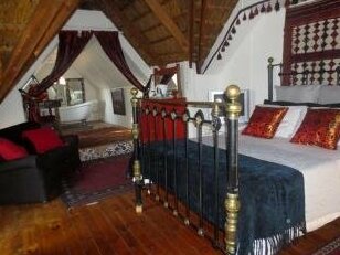 Ye Olde Thatch - Photo5