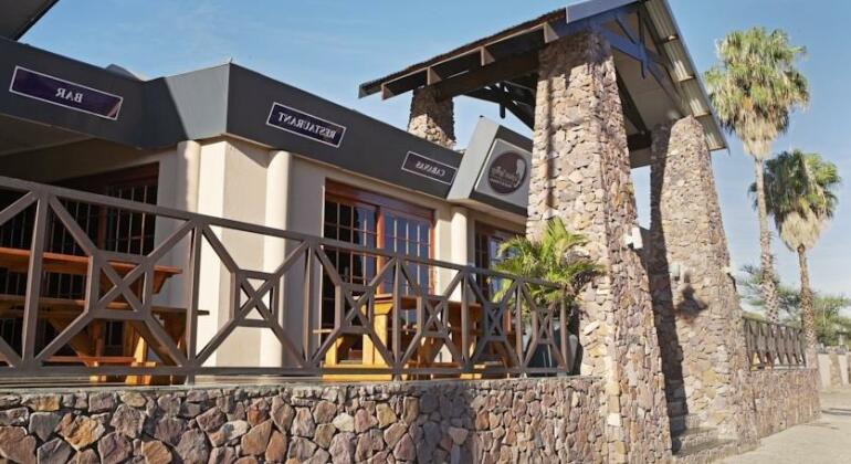 Elephant Springs Hotel & Cabanas - Photo2