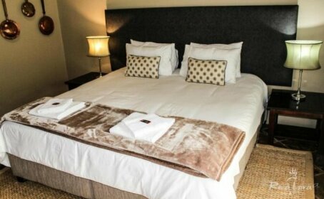 Re a Lora Lodge