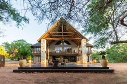 Zebula 4 Bedroom MJ33