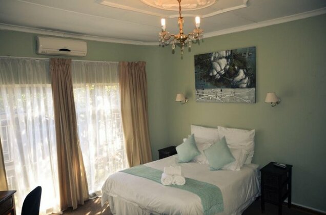 Heidi's Place Guest House - Photo2