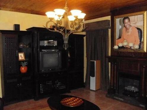 Lentha's Lodge - Photo3