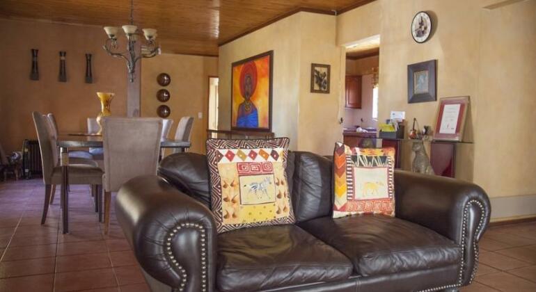 Lentha's Lodge - Photo4