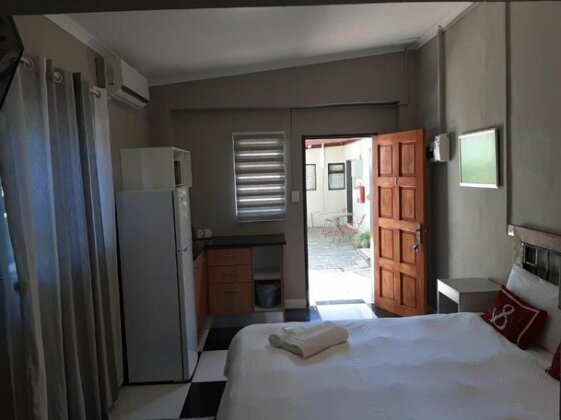 Lux Rooms on 37 - Photo5