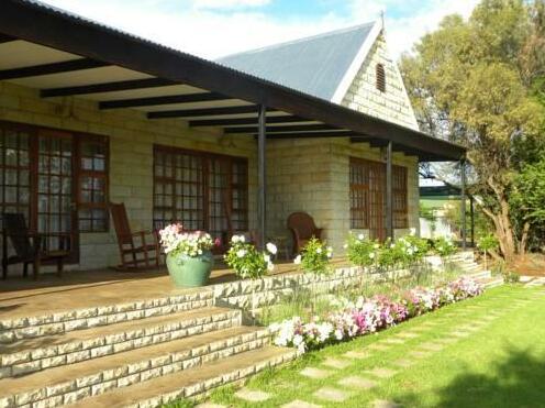 Olive Hill Country Lodge - Photo2