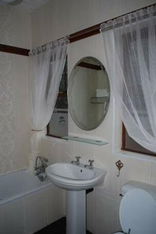 Olive Hill Country Lodge - Photo4
