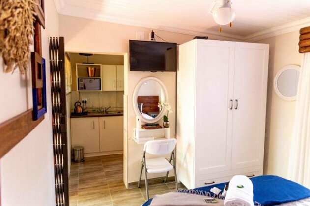 Rustic Forest Guest House - Photo3